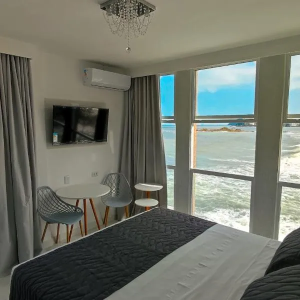 Grand Hotel Guarujá - A sua Melhor Experiência Beira Mar na Praia!, hotel in Guarujá