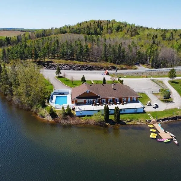 Auberge Du Lac Malcom, hotel in Sayabec