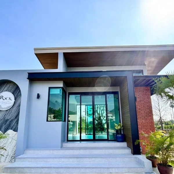 Rock Resort Ratchaburi, hotel i Ratchaburi