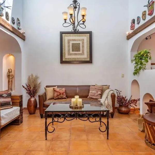 Casa Mona Lisa, a short, level walk to the cathedral, hotel in San Miguel de Allende