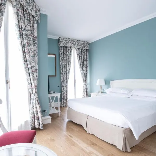 Hotel Franceschi、フォルテ・デイ・マルミのホテル