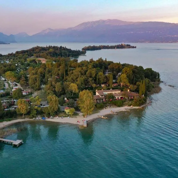 Fornella Camping & Wellness family resort, hotel in San Felice del Benaco