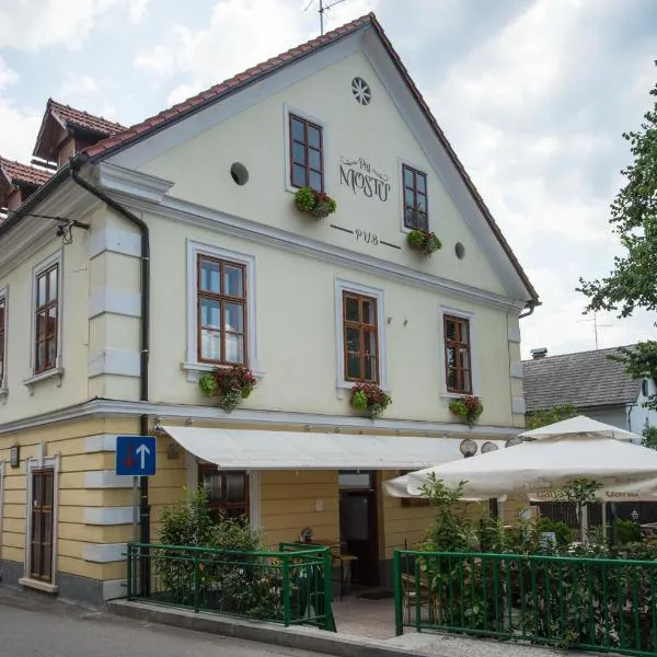 Viesnīca Hotel Pri mostu pilsētā Doleņske Toplice