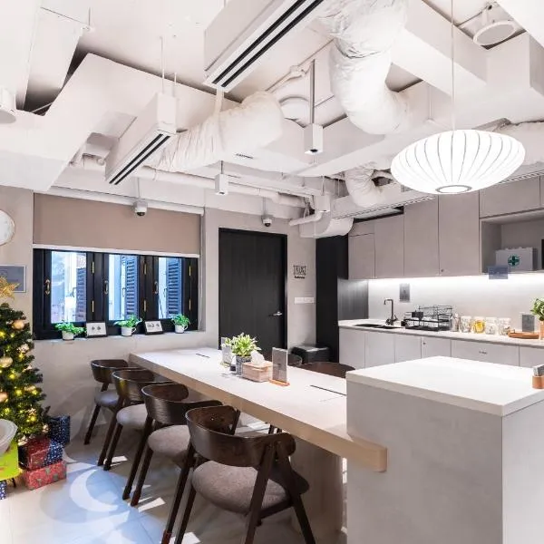 Jyu Capsule Hotel, hotel in Singapore
