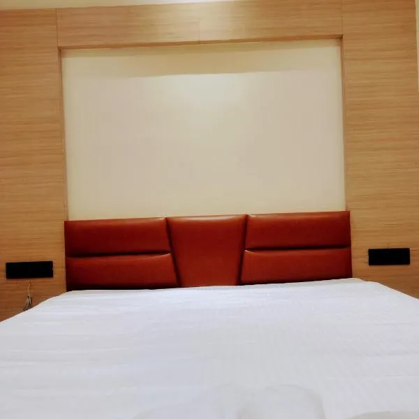 HOTEL SKYKING, hotel in Gauripur
