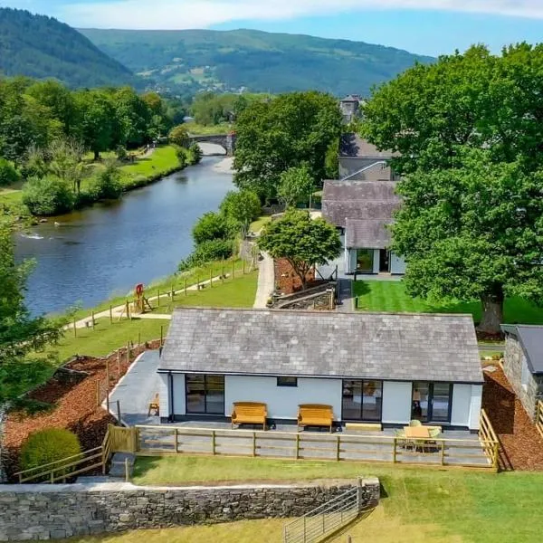 Rwst Holiday Lodges, hotel in Llanrwst