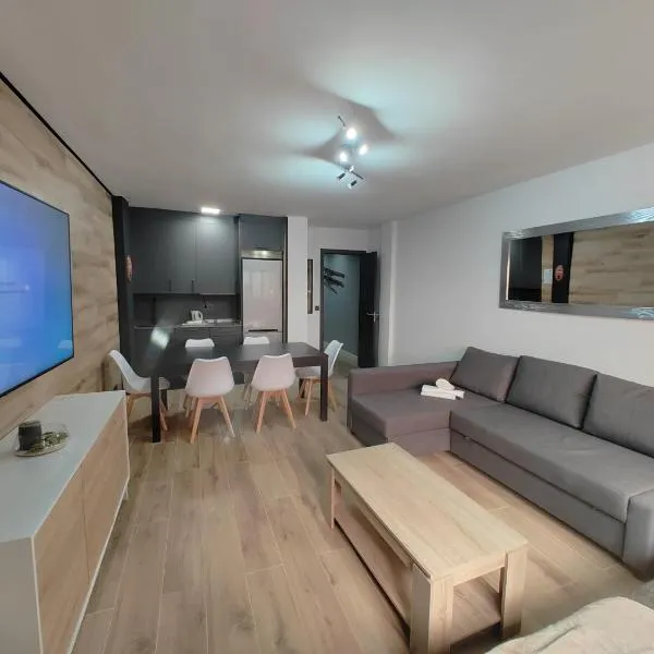 TODOSIERRANEVADA - 2 DORMITORIOS REFORMADO MONTBLANC - Junto a los Telecabinas, hotel in Sierra Nevada