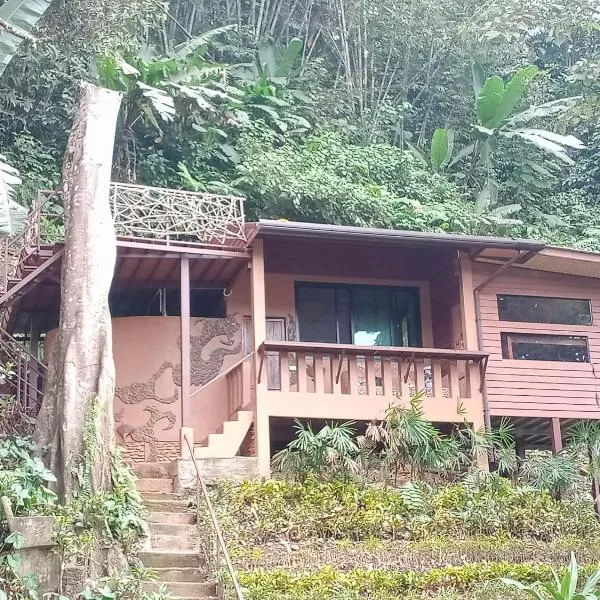 Eco-Logic, Resort for Charity, hotel v destinaci Phato