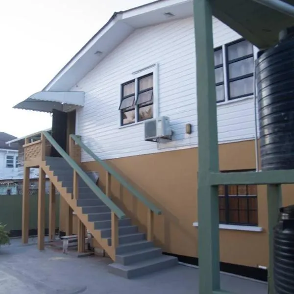 Downstairs 2 Bedroom Avalon Regia Apartment, hotel em Georgetown