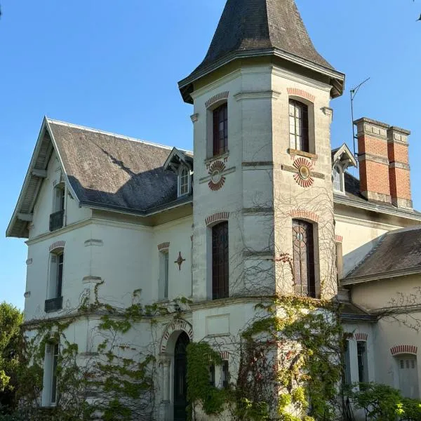 Château de Moulède, hotel en Linars