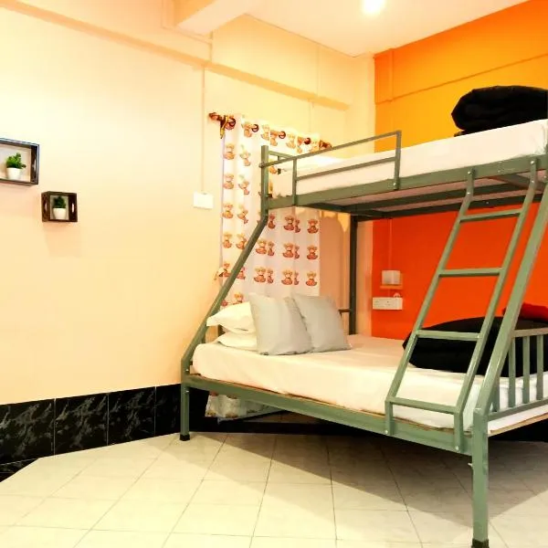 Hidden Monkey Backpackers, Railway Station, Darjeeling, hotel in Darjeeling