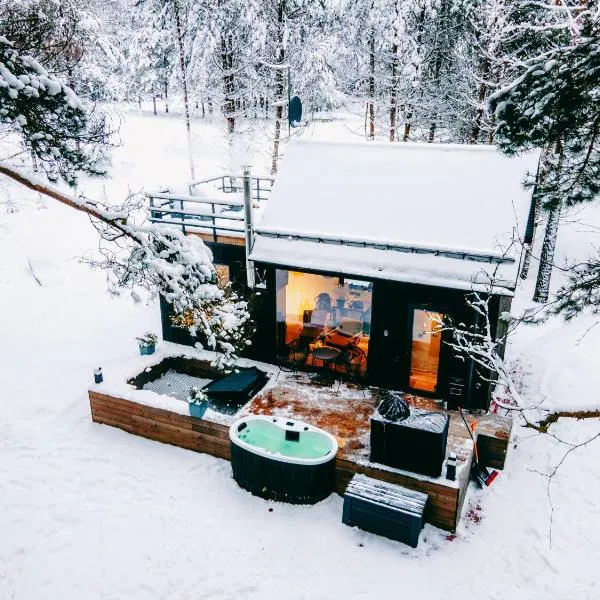 BRENDIS -'Virš Ąžuolų' - Forest SPA - FREE jacuzzi, hotel v destinaci Paplatelė