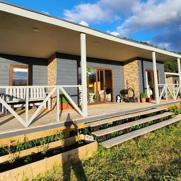 Cabañas Parque Chaqueihua, hotel in Hornopiren