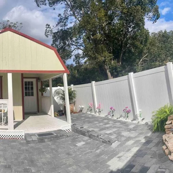 The Tiny Cottage in the Springs/ Central FL，位于阿尔塔蒙特斯普林斯的酒店