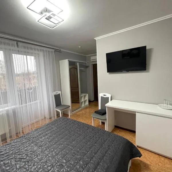 Золотий Лев، فندق في Zvenyhorodka