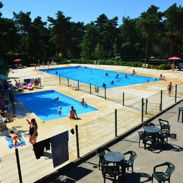 Safaritent at Camping GT Keiheuvel, hotel v destinaci Balen