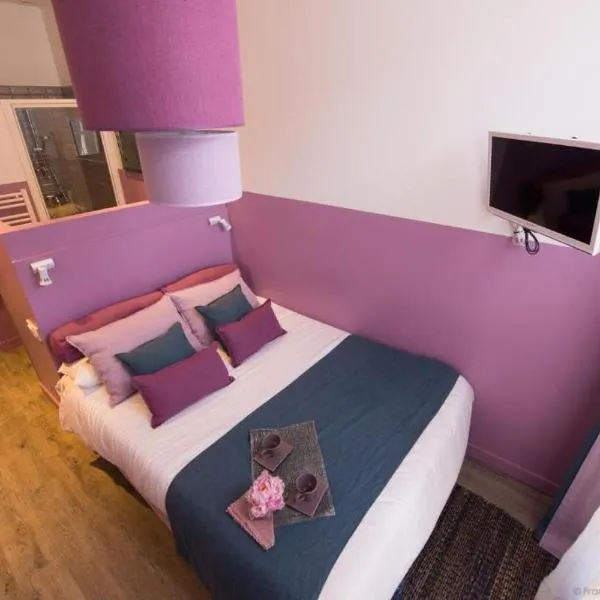 Hôtel de la Croix-Rousse, hotel a Lió