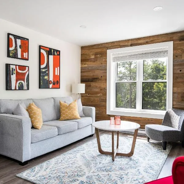 "Ski" at Hills Meaford, Second Floor Suite w Bunk Beds, ξενοδοχείο σε Meaford