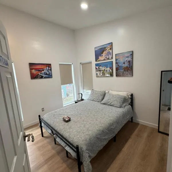 Room with private bath Santoniri inspired, ξενοδοχείο στο Σιάτλ