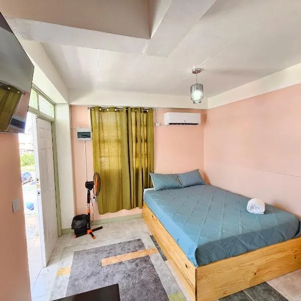 C&M Suites, hotelli kohteessa Roseau
