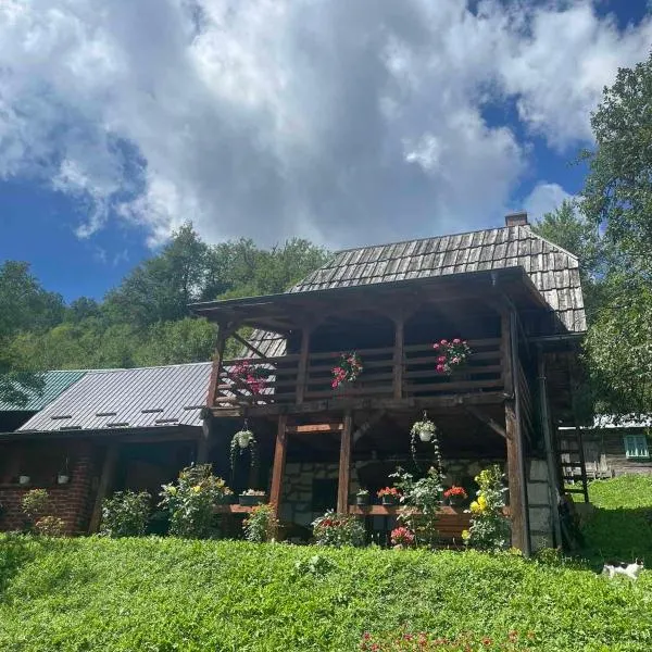 Dedina kuća 1937, hôtel à Mokra Gora