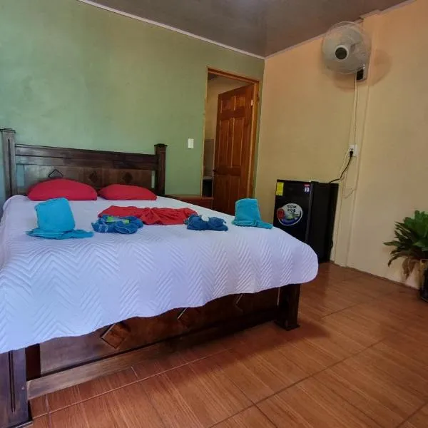 Cabina Corcovado Gittana Tours, hotel a Drake