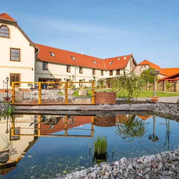 Kokořín Apartments: Kokořín şehrinde bir otel