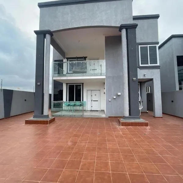 Elegant and Cosy Four Bedroom Home in Accra, hotell sihtkohas Accra
