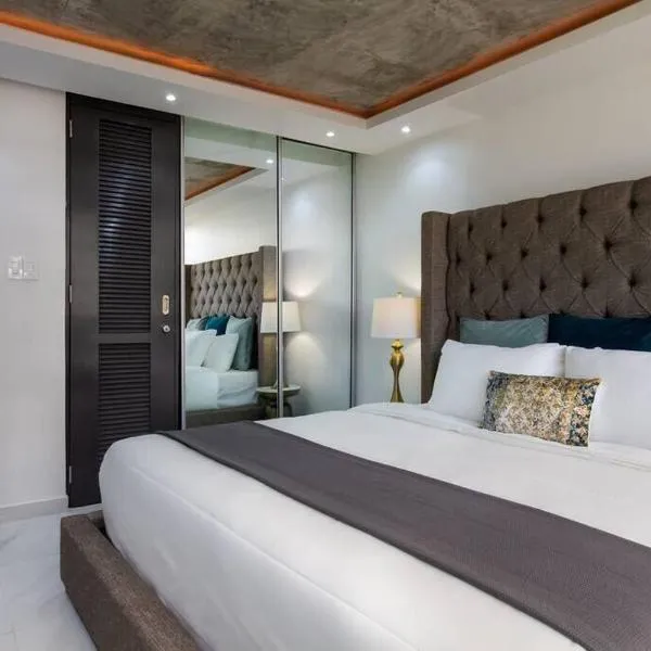 Esperanza Beach 2BDR 2B Oceanfront Pool Parking, hotel in San Juan