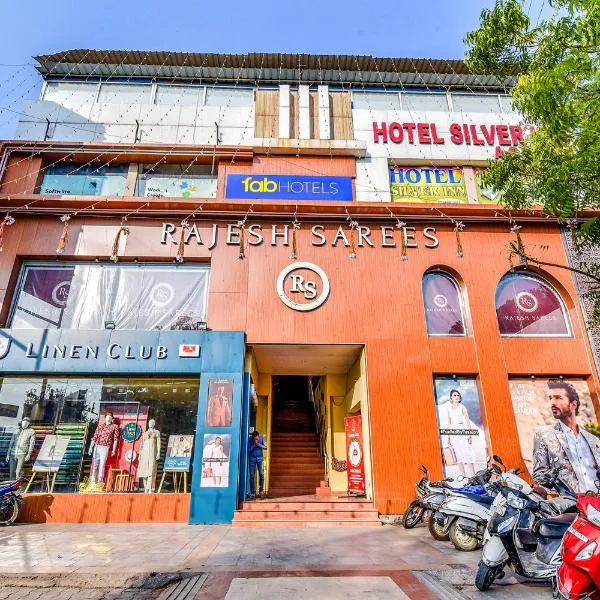 FabExpress Silver Inn - CG road, khách sạn ở Ahmedabad