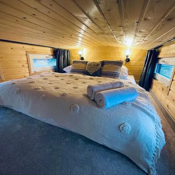 Tiny House Village (850m od Suntago), hôtel à Grabce