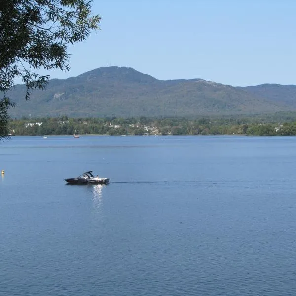 Location Tourisme Estrie - Oberge du Village, hotel v destinaci Magog-Orford