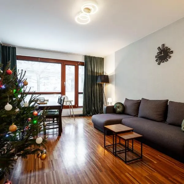 AuriApartments Karlín 2KK s terasou a parkováním, hotel v Praze