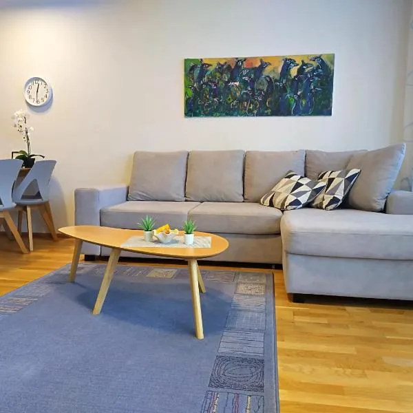 HARAKA APARTMENT WITH SUNSET BALCONY, hotel v destinaci Tartu