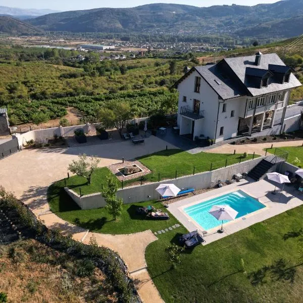 Boutique Finca esencial, hotel in Villafranca del Bierzo