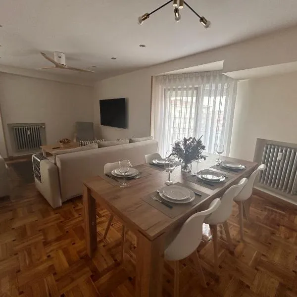 Llanes Suite VUT-6201-AS, hotel in Gijón
