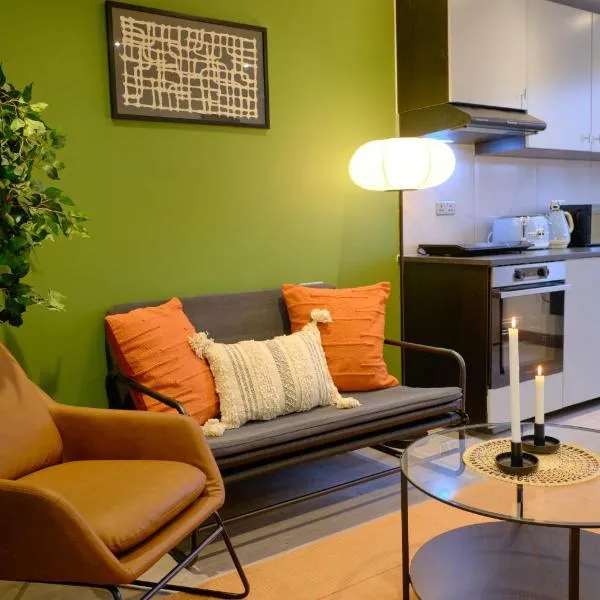GoldersGreen Apartments by Sleepy, מלון בלונדון