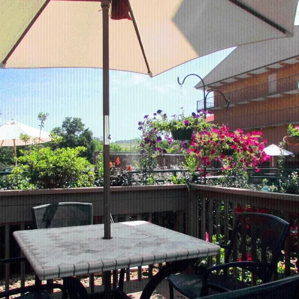 Arbors at Island Landing Hotel & Suites, khách sạn ở Pigeon Forge