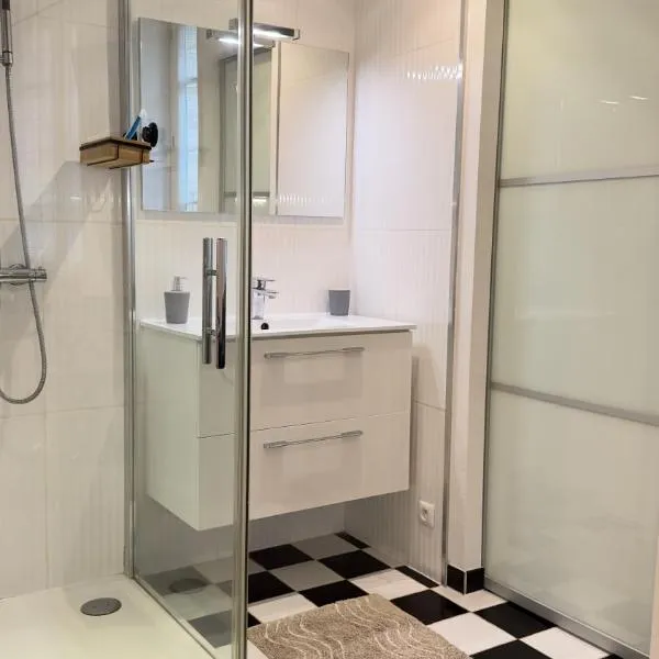 Le studio d'Agathe centre historique - Confort & Calme, hotel v destinaci Valence