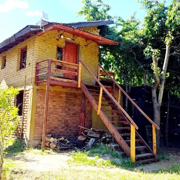 Hostel,Dormis y Camping Costa Bolsón、エル・ボルソンのホテル