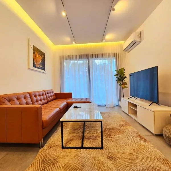 2 Bedrooms Beach Apartment, viešbutis Pafose