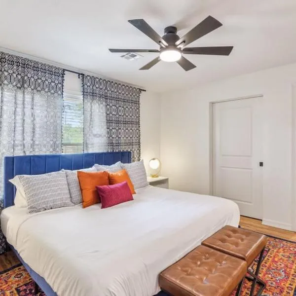 Trendy in Tulsa - King Bed Expo, TU, Downtown, hotel in Tulsa