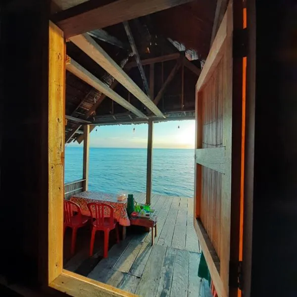 Nyanse Homestay - Raja Ampat, Hotel in Besir