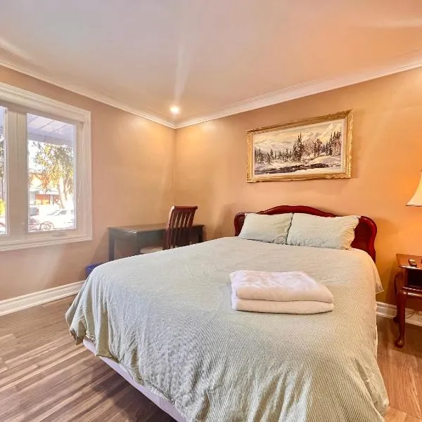 Upgraded Rooms with Bath 7-min to Subway Near Downsview Rogers Stadium, hotel in Toronto