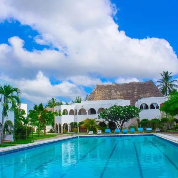 Kaleb's Beachfront Serviced Studio Apartments, hotel in Malindi