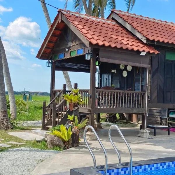 Kampung Cheq Homestay - Private Pool, Free Wifi, Netflix, hôtel à Penaga