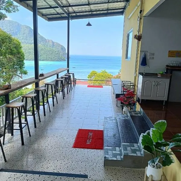 The view Hostel, hotel in Phi Phi Islands