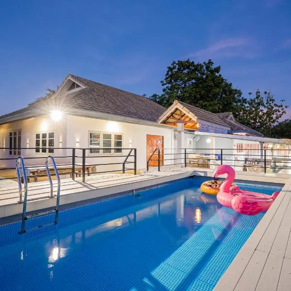 สตาร์ไลท์ พูลวิลล่า ชะอำ หัวหิน, Hotel in Ban Huai Sai Tai