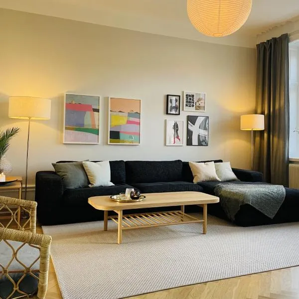 Trendy and light 2 room apartment in SoFo, 65sqm, hotel in Stockholm