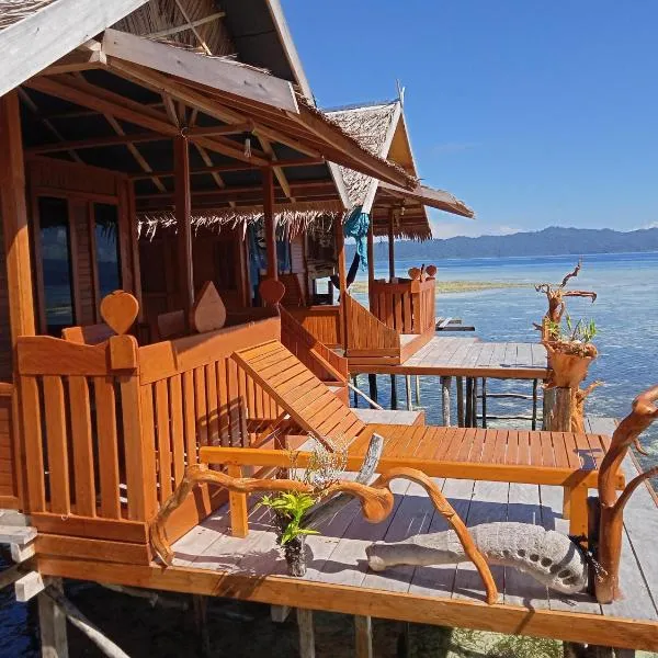 Happy Homestay Arborek, hôtel à Besir